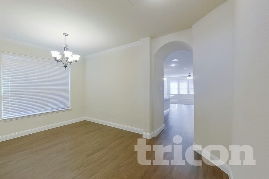 Building Photo - 208 Melody Wy