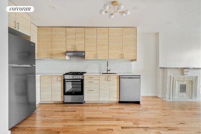 Building Photo - 187 6th Ave