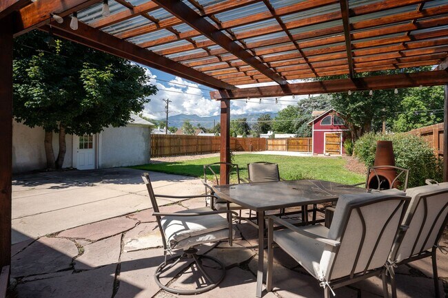 Building Photo - 720 N Foote Ave