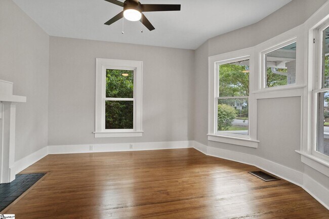 Building Photo - 3 Whitsett St