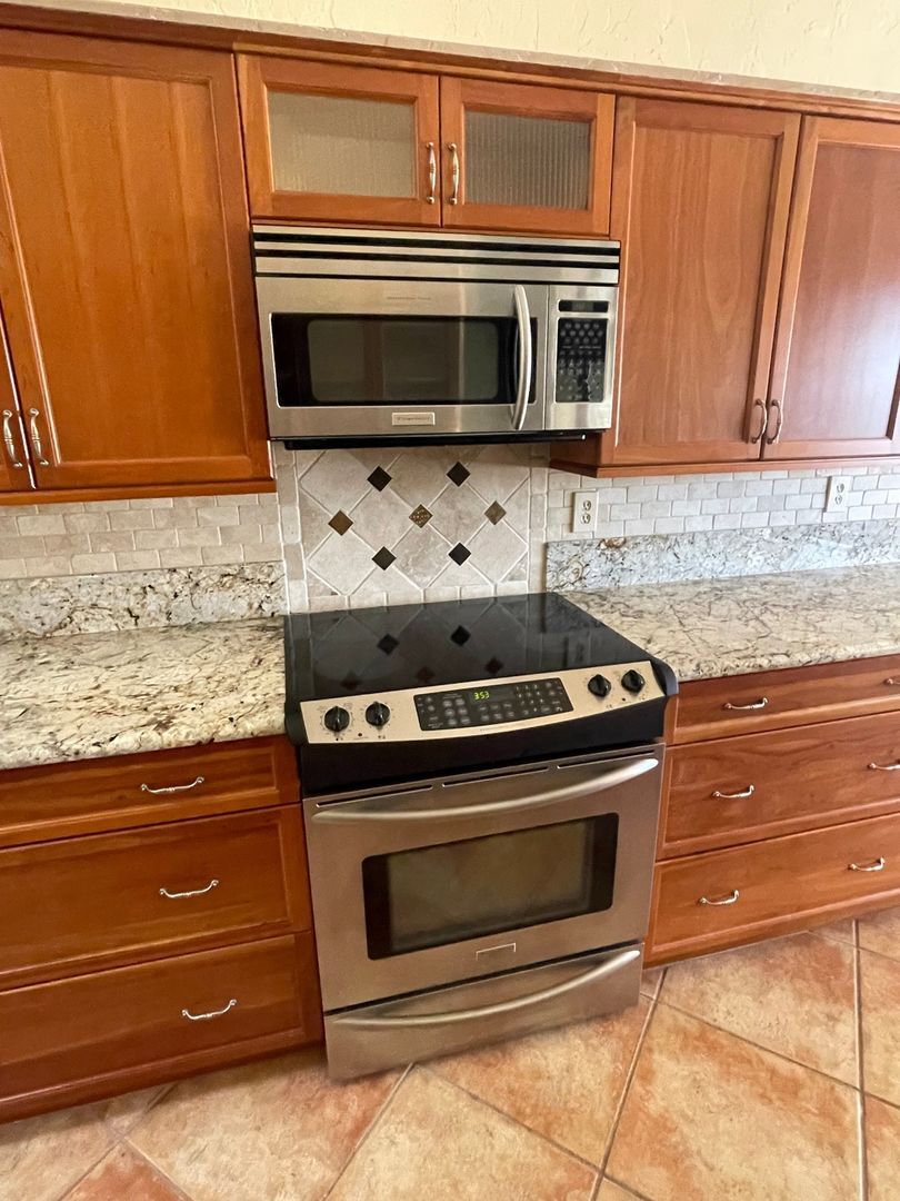 Building Photo - 9437 E Minnesota Ave