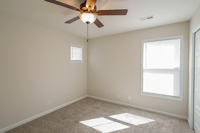 Building Photo - 1208 Cottonwood Dr