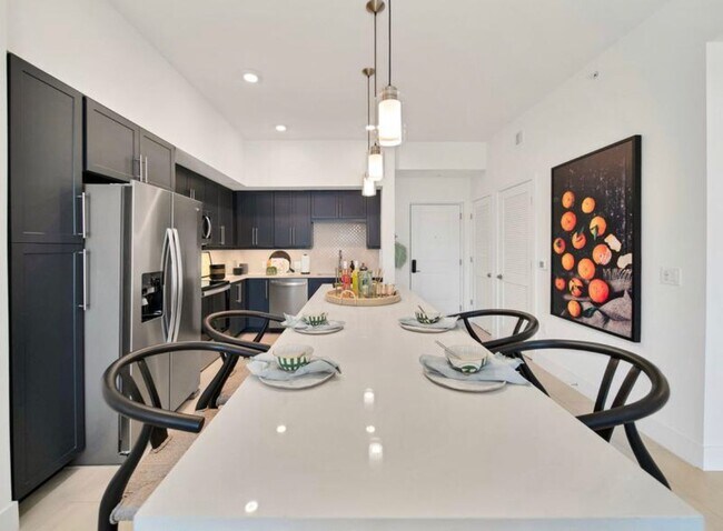 Building Photo - 10510 NW 78th St