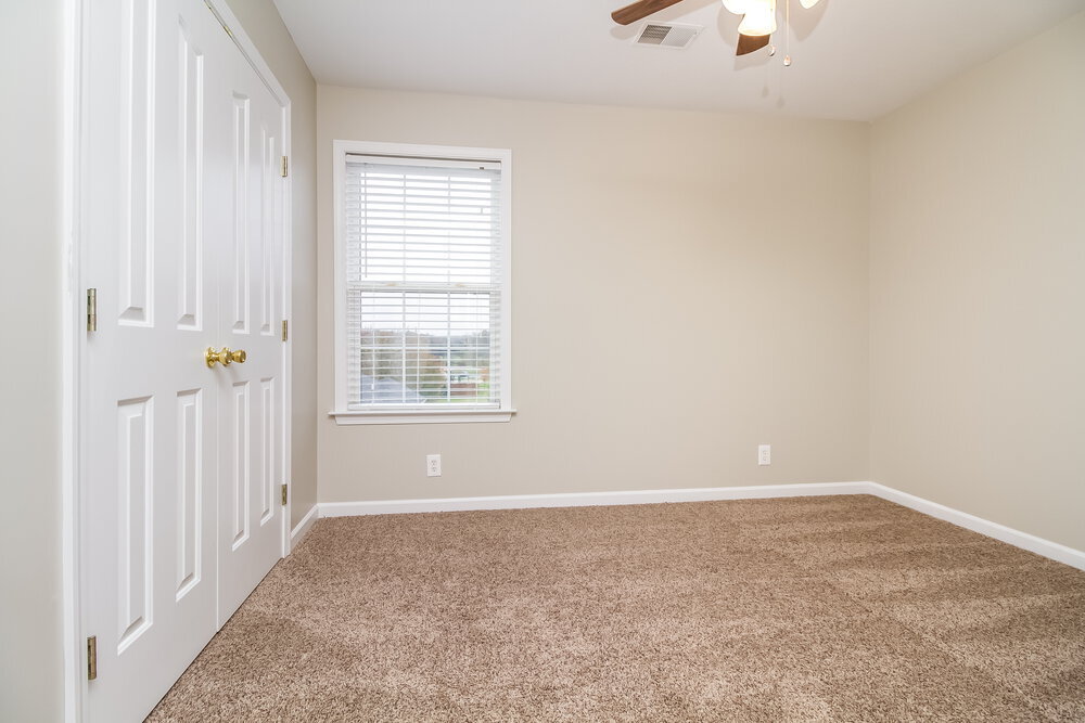 Building Photo - 2910 Iona Dr