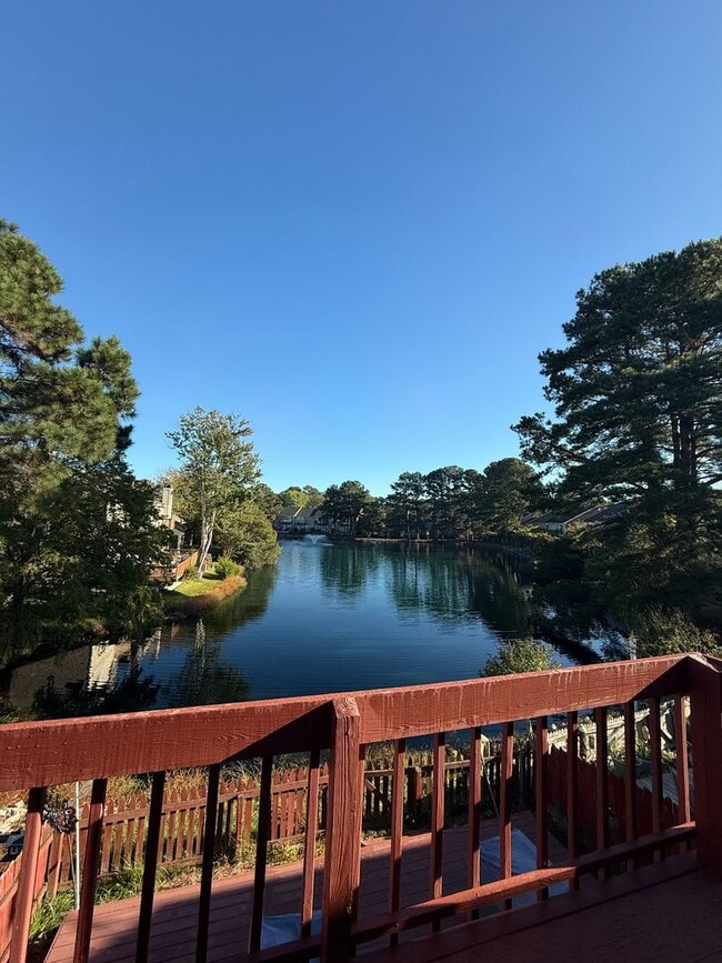 Building Photo - Cedar lakes