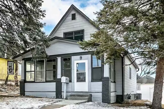 Primary Photo - Comfy & Chic Council Bluffs Retreat - 2BR 1B