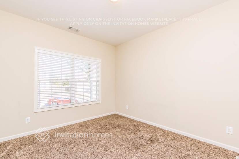 Building Photo - 75 Monarch Way