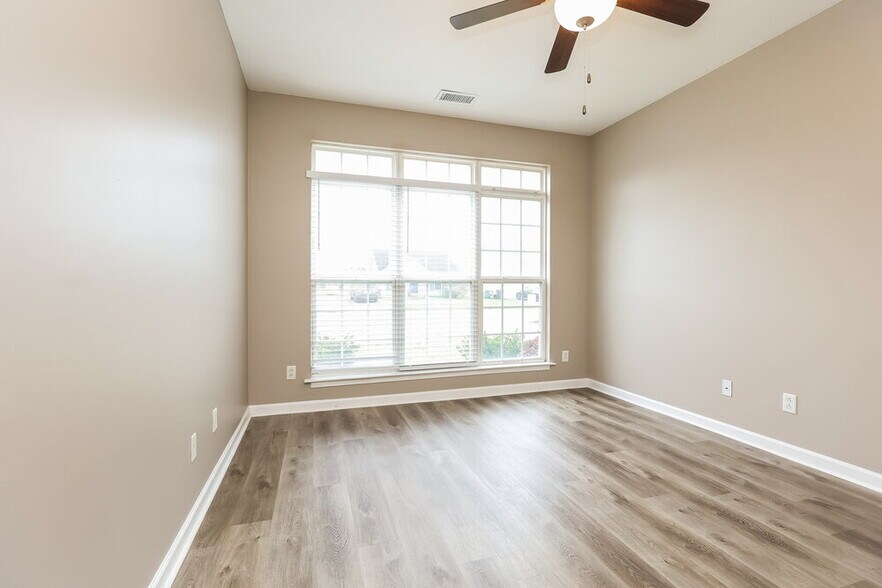 Building Photo - 2744 Pepperdine Dr