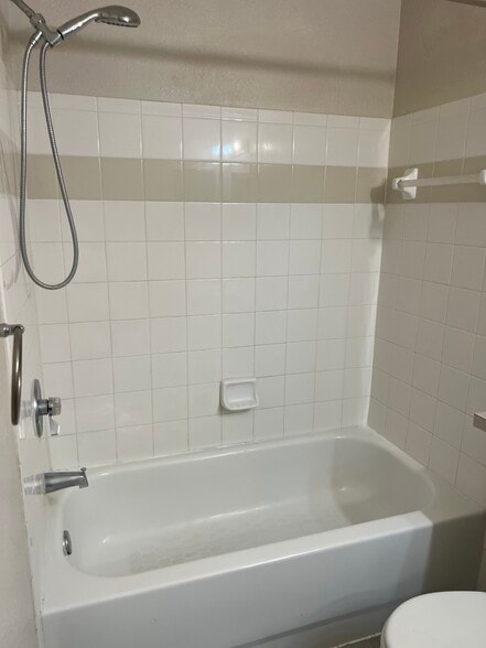 Bathrooms - 5934 Brickleberry Ln