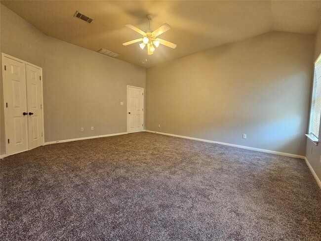 Building Photo - 164 Ashwood N