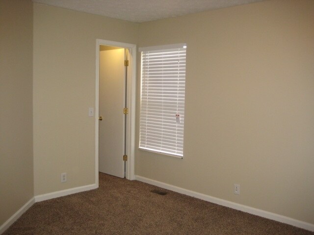 Building Photo - 3107 Creekview Ln