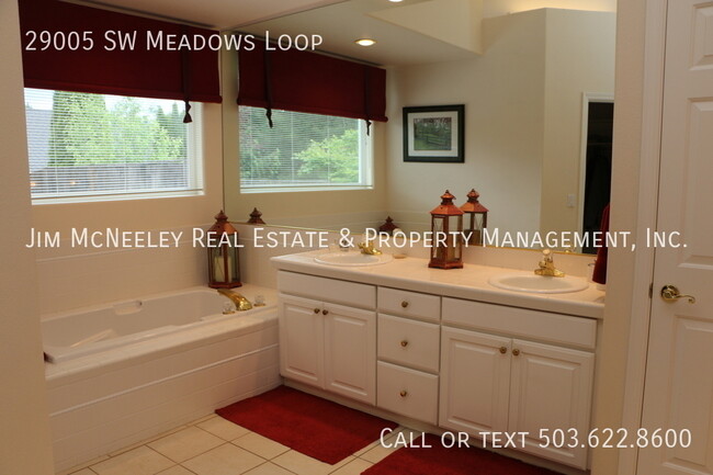 Building Photo - Highly Desirable Wilsonville Meadows Ranch...