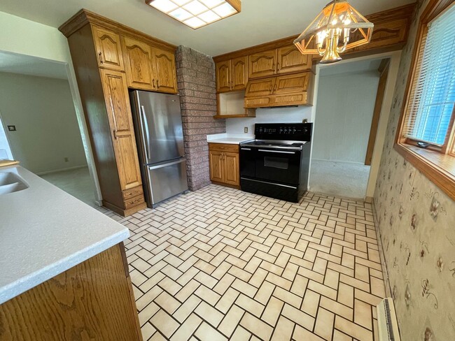 Building Photo - 2310 Fox Dr