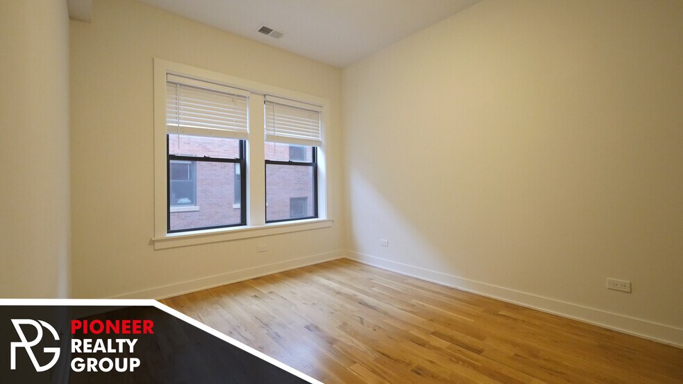 Building Photo - 2203 W Eastwood Ave