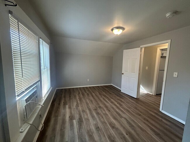 Building Photo - 4030 Taylor Blvd