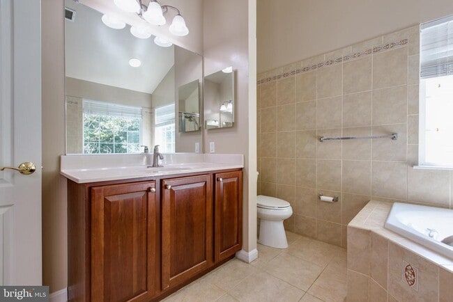 Building Photo - 2191 Oak Forest Dr
