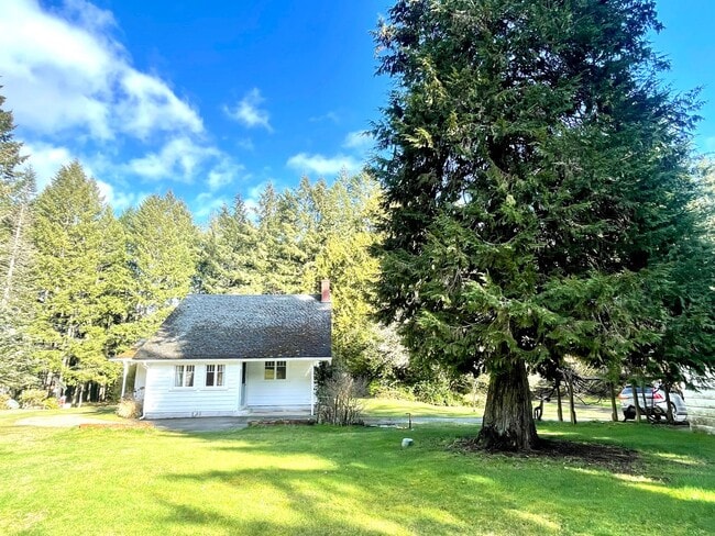 Building Photo - Nestled Away In Gig Harbor: A 3 Bedroom wi...