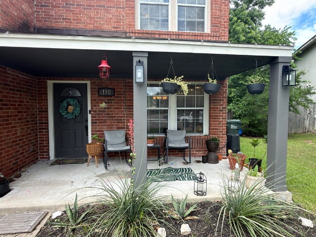 Building Photo - Three bed two & a half bath close to Ascension Seton Hays in Kyle's Steeplechase neighborhood.