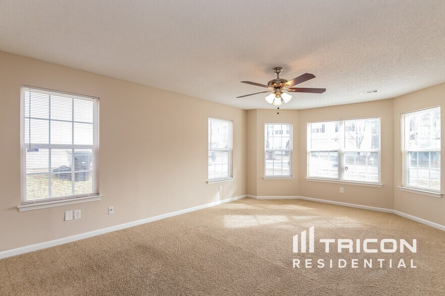 Building Photo - 11569 Registry Blvd