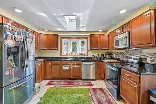 Building Photo - 51 Janet Cir