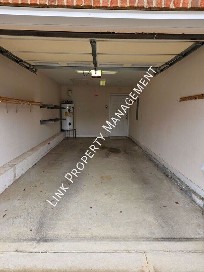 Building Photo - Beautiful 2 bedroom 2 full bath Condo near Missionary Ridge with garage, washer and dryer and gas...