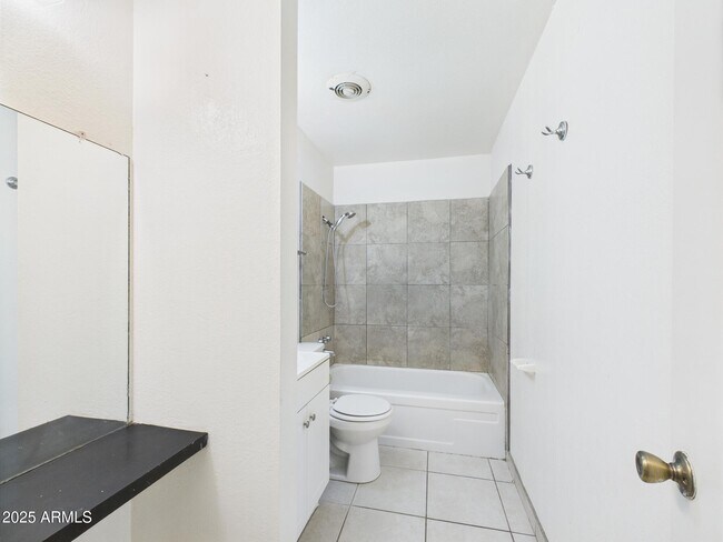 Building Photo - 3027 N 37th St