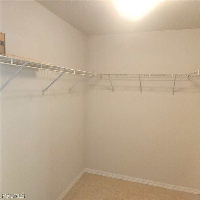 Building Photo - 3315 SW 8th Ct