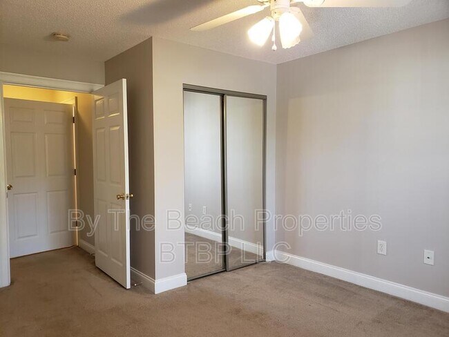 Building Photo - 6010 Dick Pond Rd