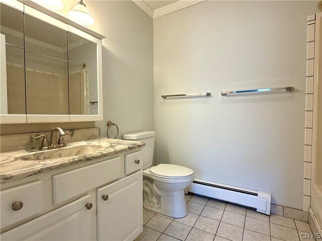 Building Photo - 14 Pond Path