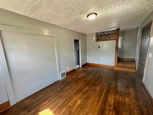 Building Photo - 323 Belden Ave SE