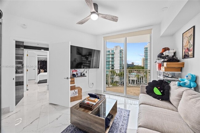 Building Photo - 3000 NE 188th St