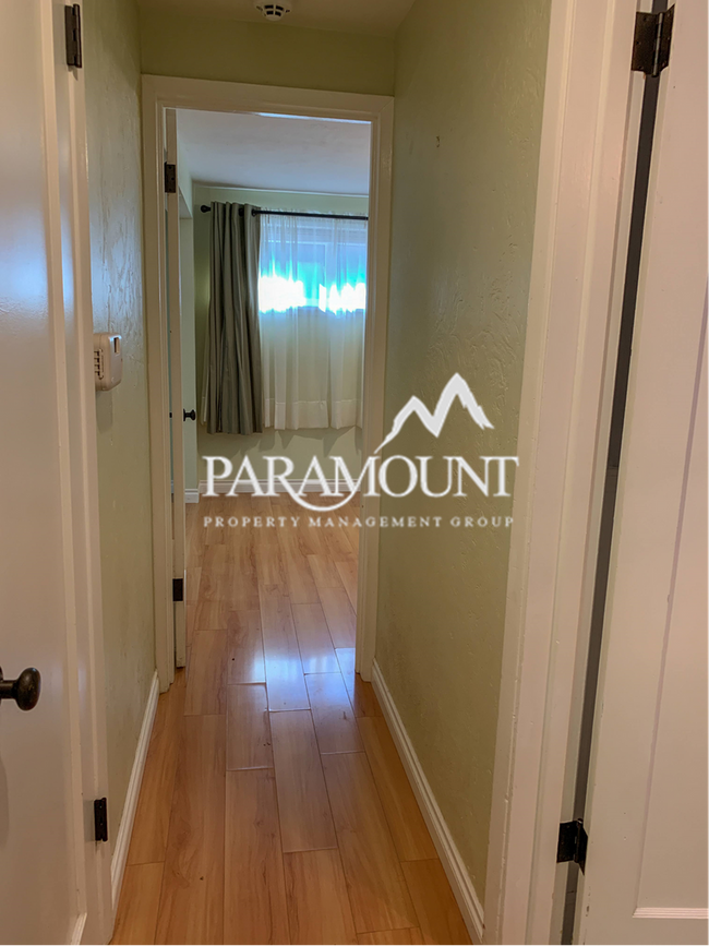 Building Photo - Adorable 2 Bed 1.5 Bath on Rocky Point!