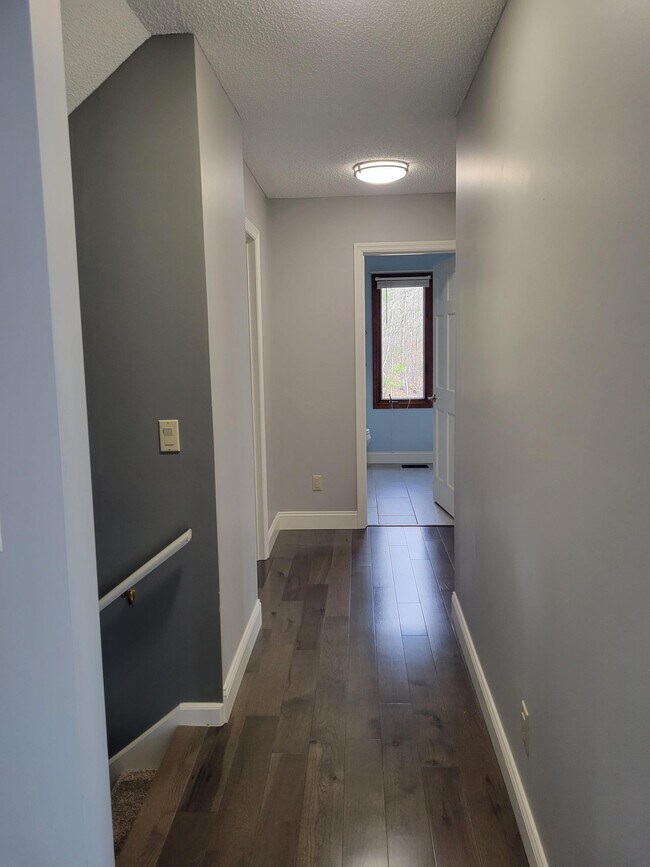 Building Photo - 116 Knollwood Ln