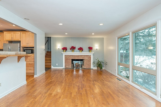 Building Photo - 4682 Huron Hill Dr