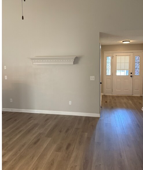 Building Photo - 6428 Paddington Way