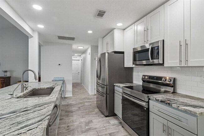 Building Photo - 5440 Leahy Ln