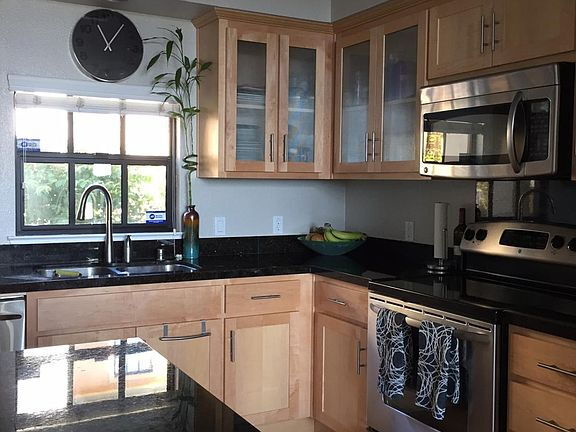 Building Photo - "Chic 1-Bedroom Retreat in Palo Alto with ...