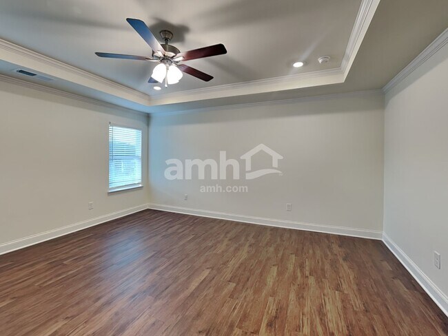 Building Photo - 768 Carnaby Ln