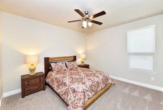 Building Photo - 5835 Euclid Loop