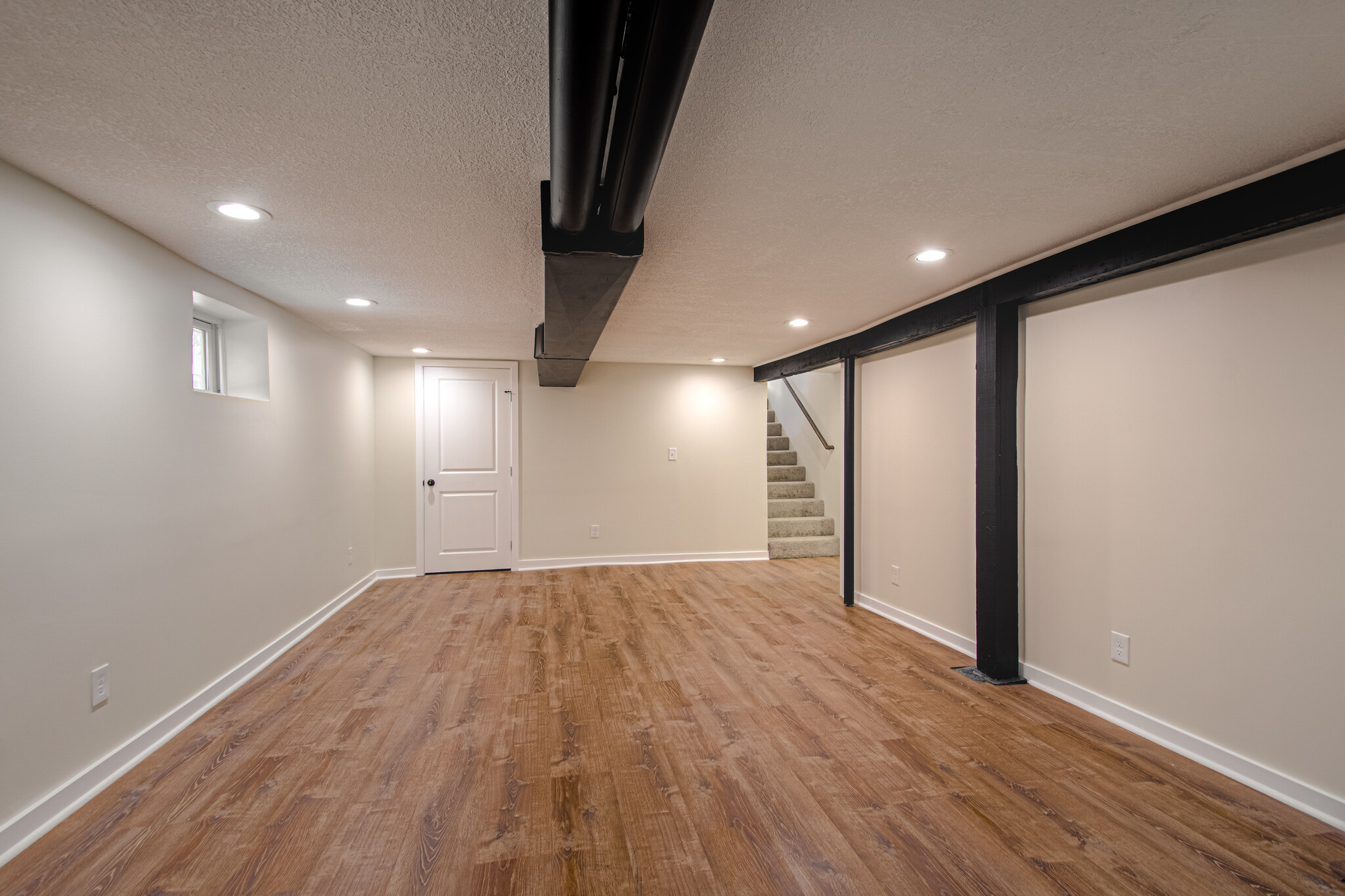 Building Photo - 2105 W 73rd St