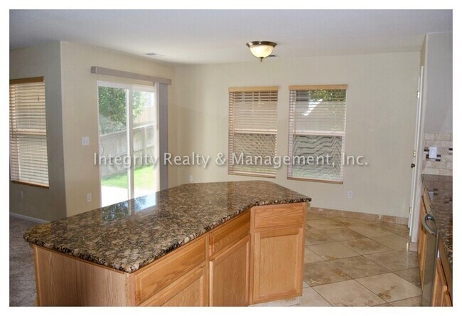 Building Photo - 6056 Raleigh Cir