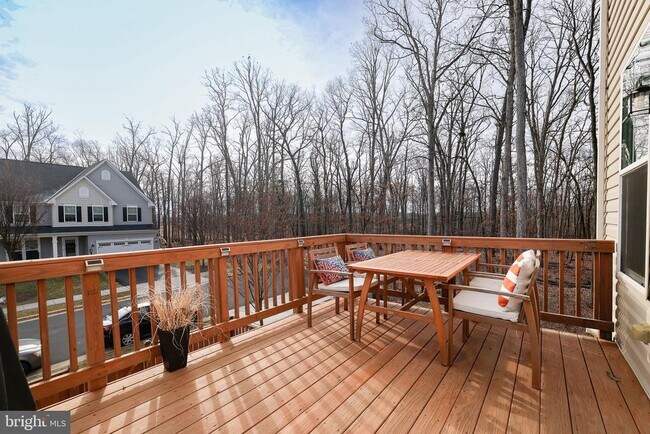 Building Photo - 111 Notions Ct