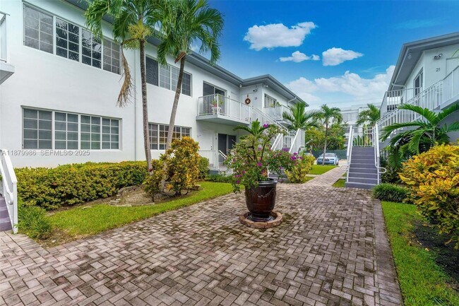 Building Photo - 9280 Bay Harbor Terrace