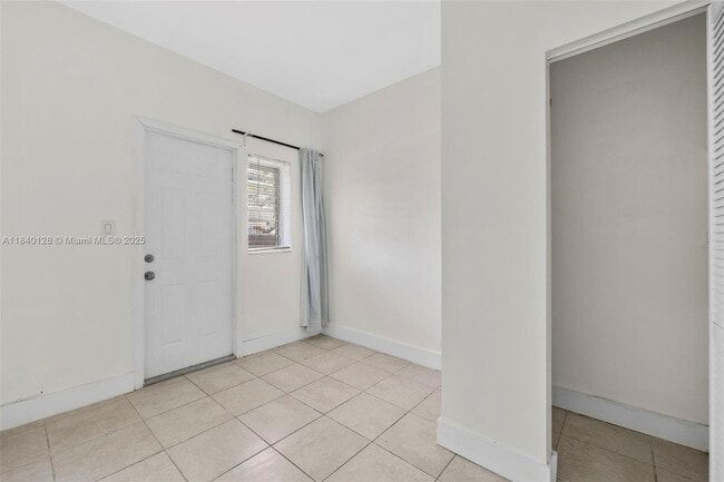 Building Photo - 8135 Crespi Blvd