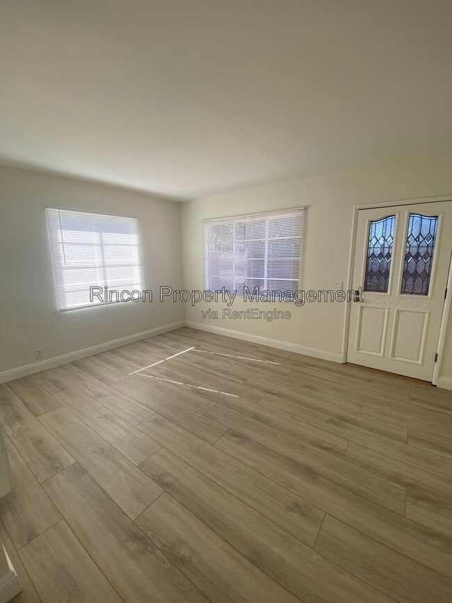 Building Photo - 451 S Olive St
