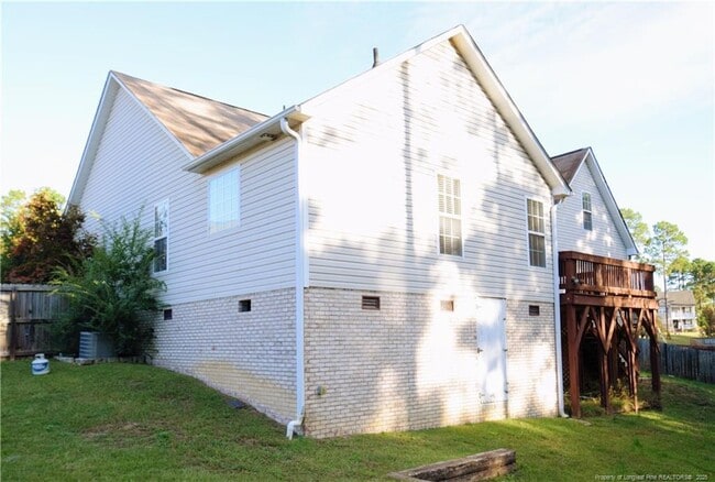 Building Photo - 42 Mayflower Ct