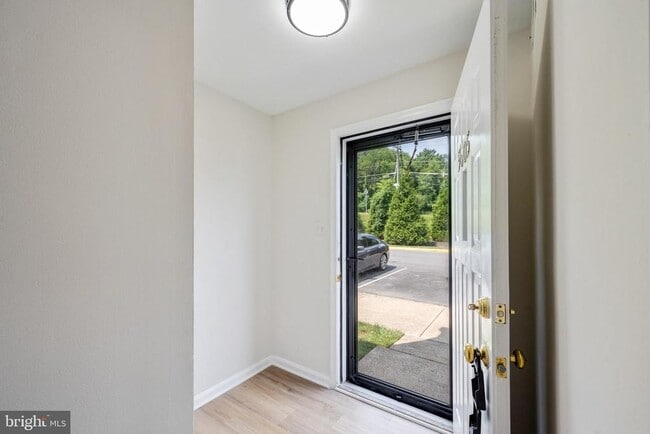 Building Photo - 5605 Independence Cir