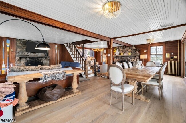 Building Photo - 363 Lakeside Blvd