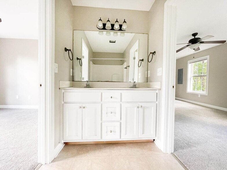 Building Photo - 1151 Unity Dr