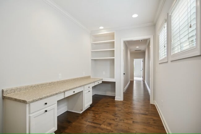 Building Photo - 1212 Sand Pine Dr